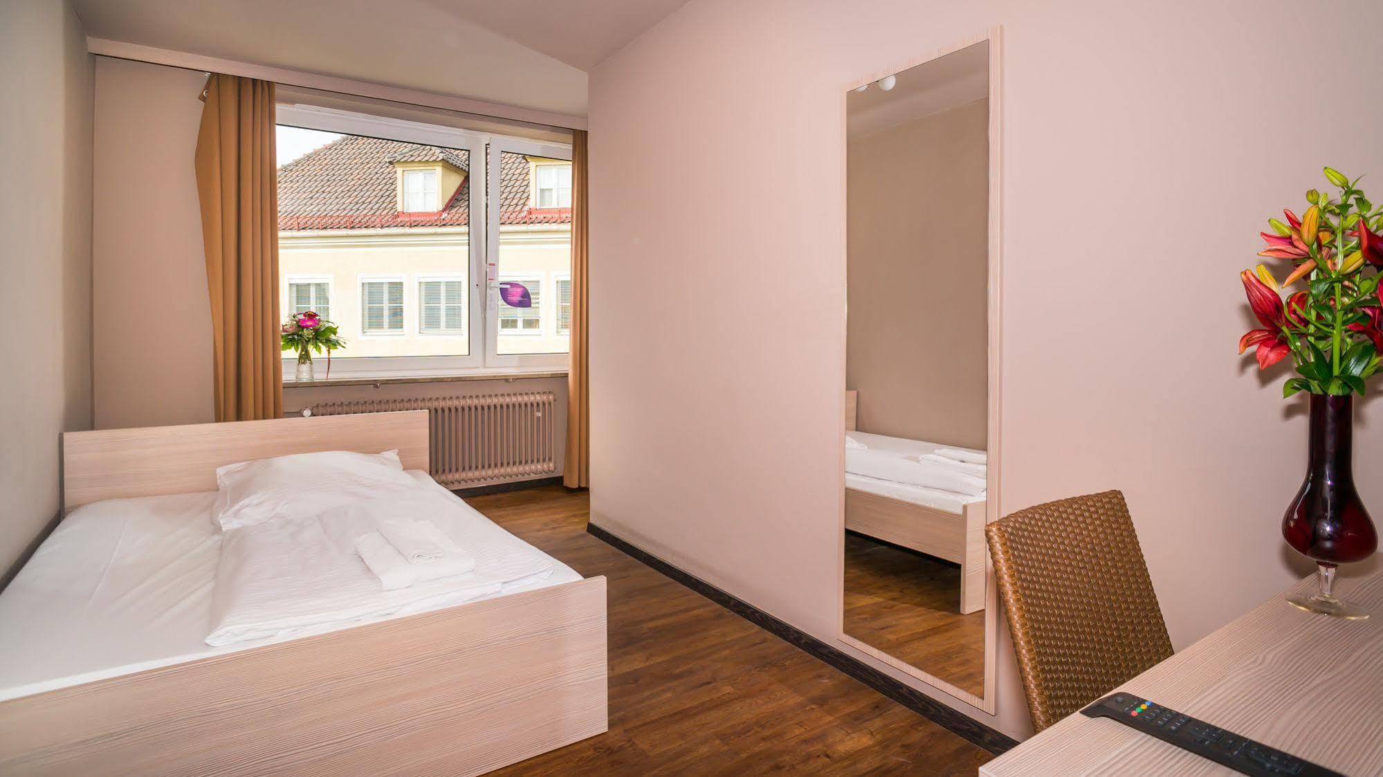 Smart Stay - Hostel Munich City Kültér fotó